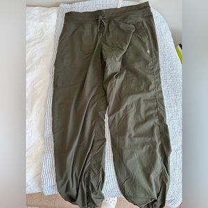 Lululemon studio dance pant sz 14